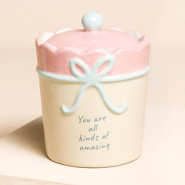 All Kinds of Amazing Scallop Edge Ceramic Candle Close Up
