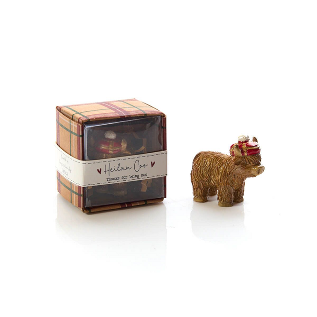 Tartan Hat Highland Cow Resin Ornamen White background