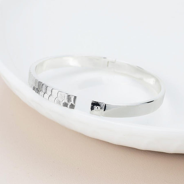 Silver Scallop Embossed Bangle Close Up