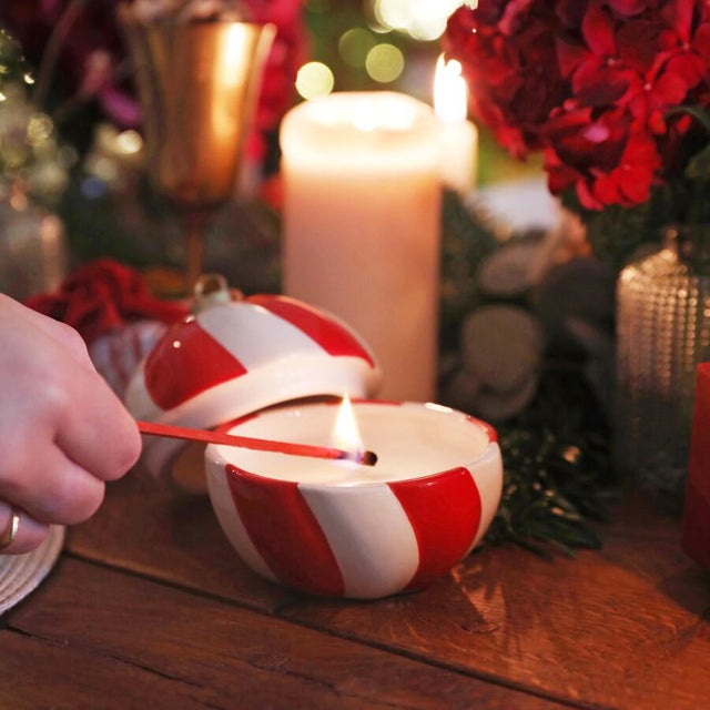 Candy Cane Stripe Cinnamon Bauble Candle in Situ